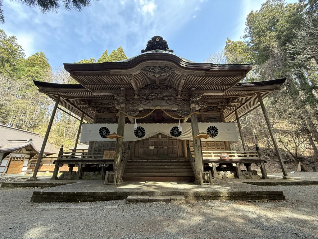 宝光社本殿正面