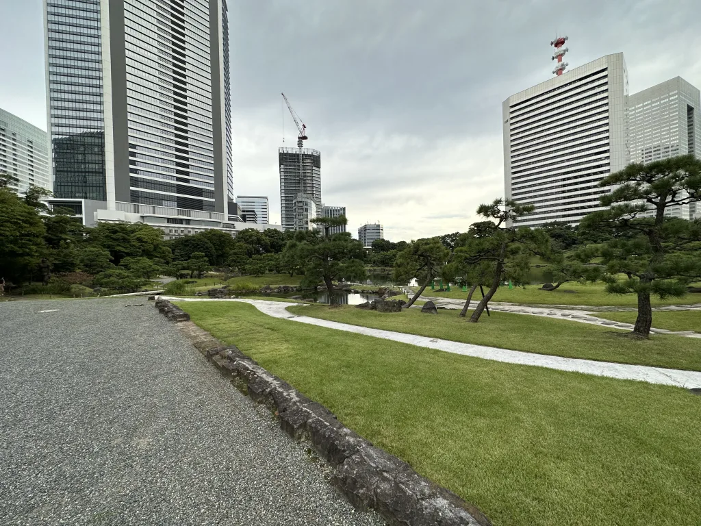 旧芝離宮恩賜庭園の中
