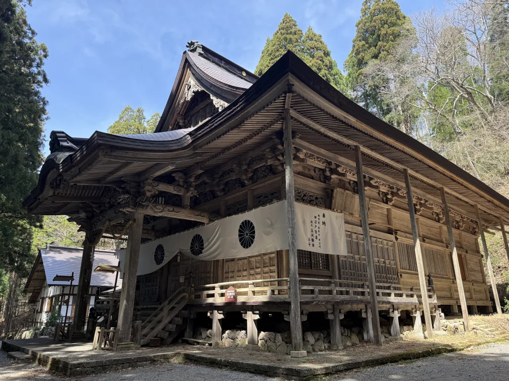 宝光社本殿