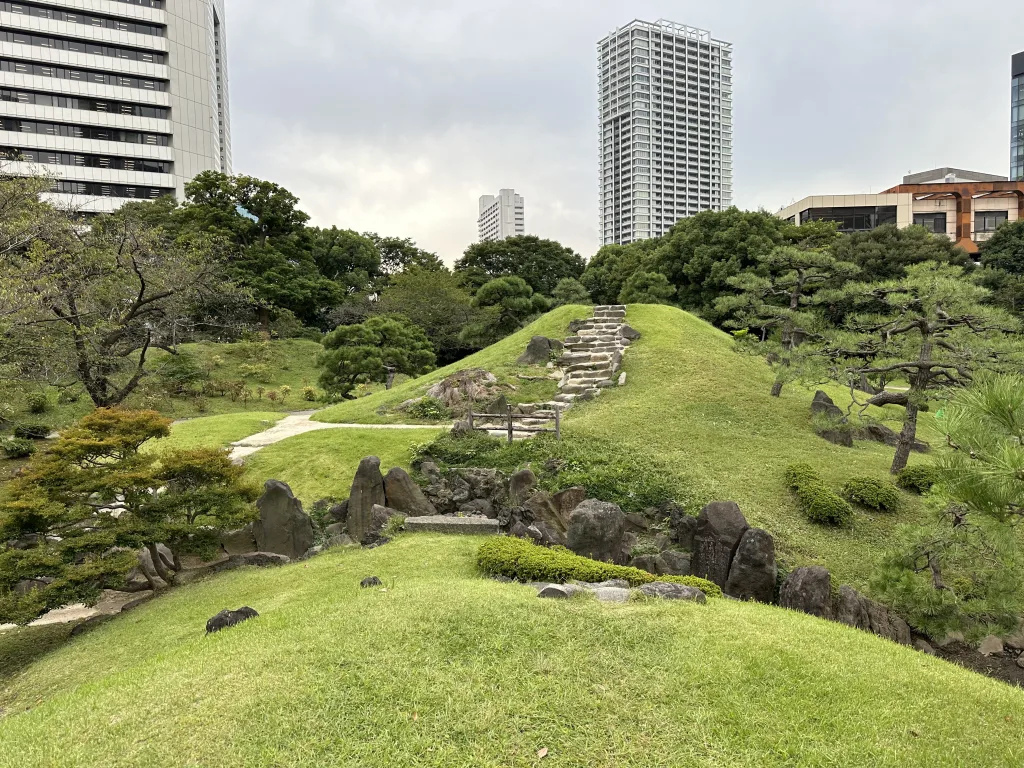 旧芝離宮恩賜庭園の大山