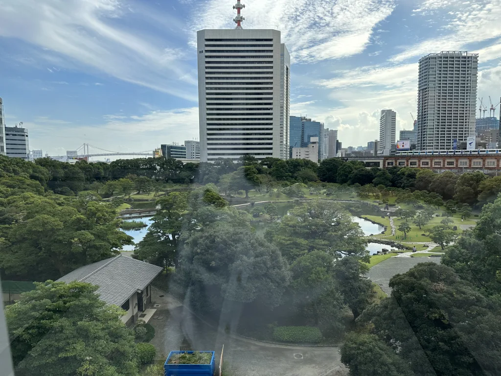 旧芝離宮宮恩賜庭園の全景