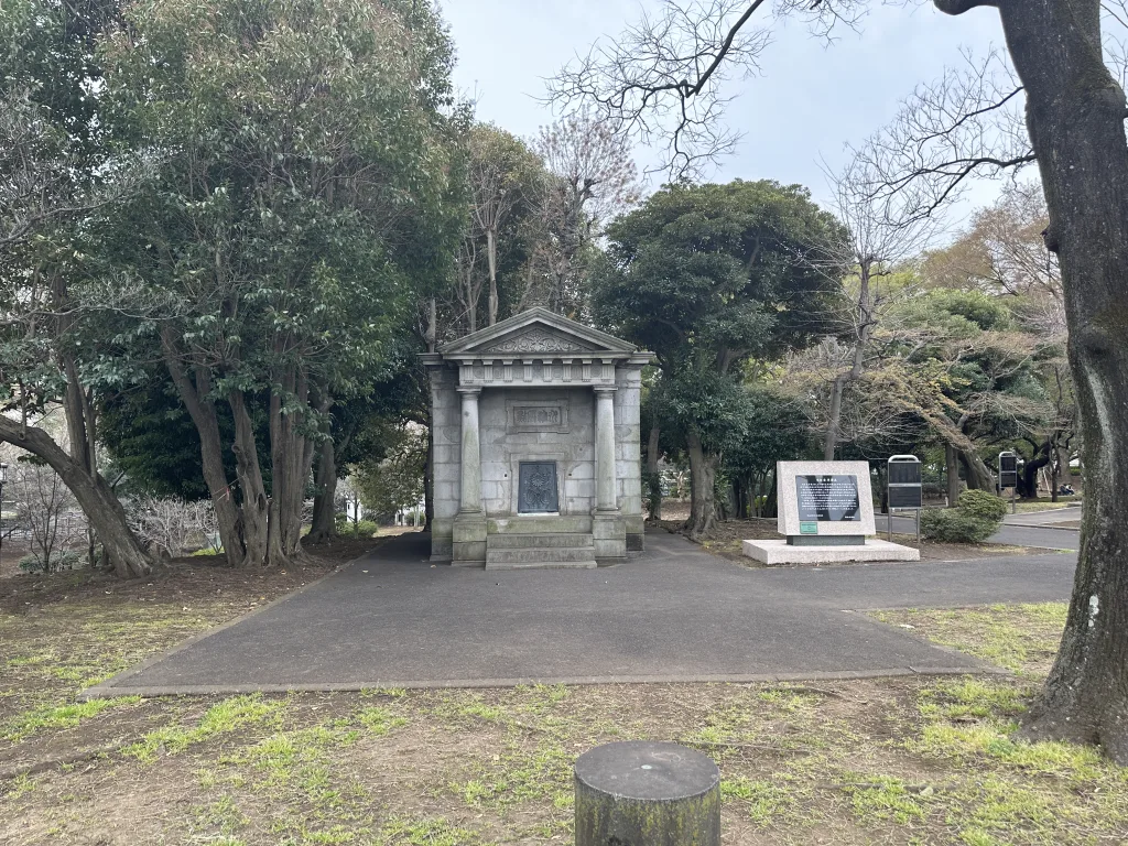 日本水準原点の全容