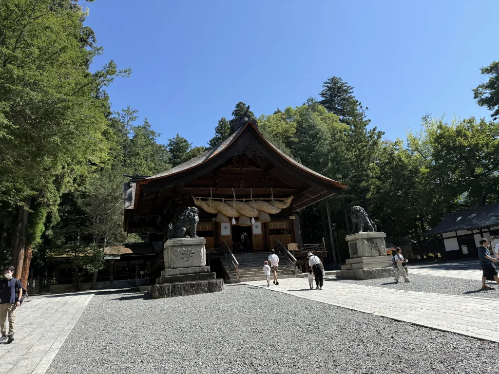 下社秋宮の神楽殿