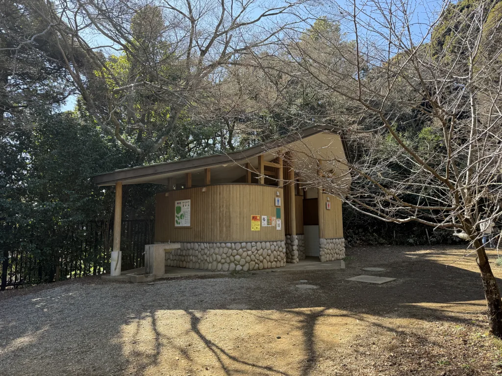 天覧山のトイレ
