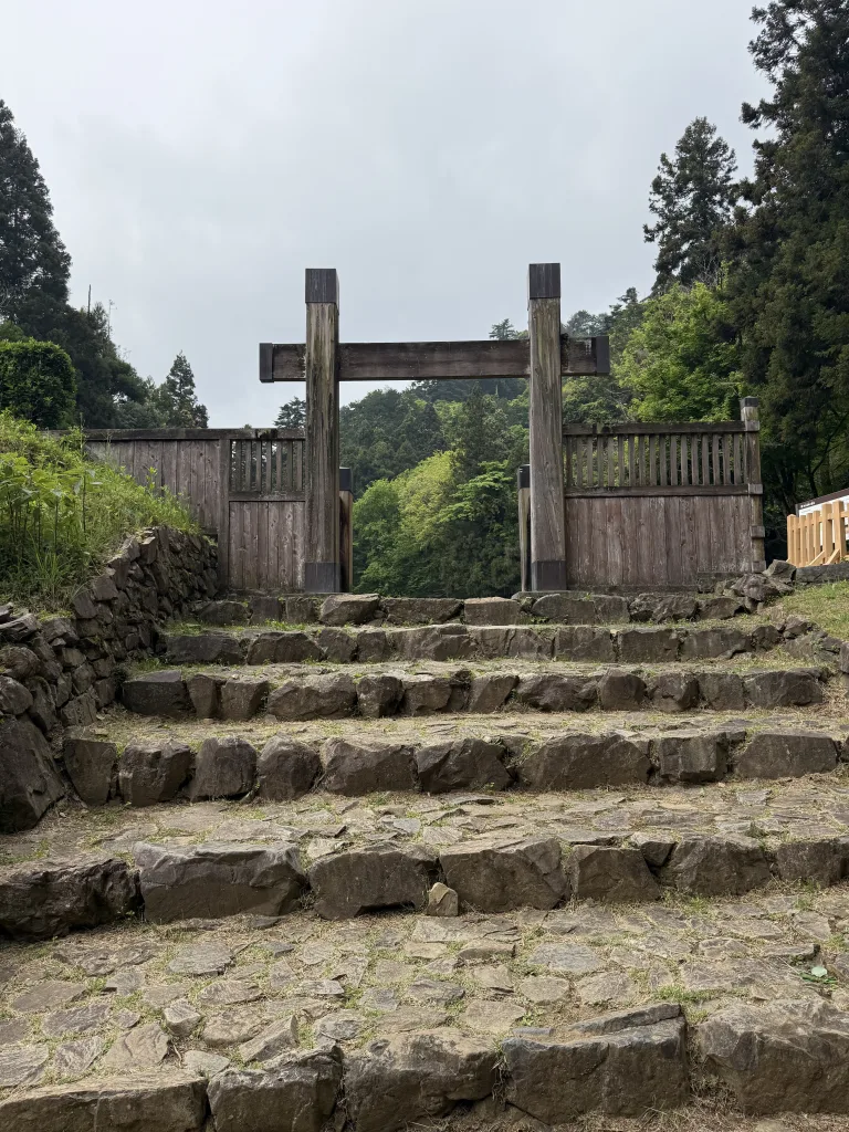八王子城御主殿跡の櫓門