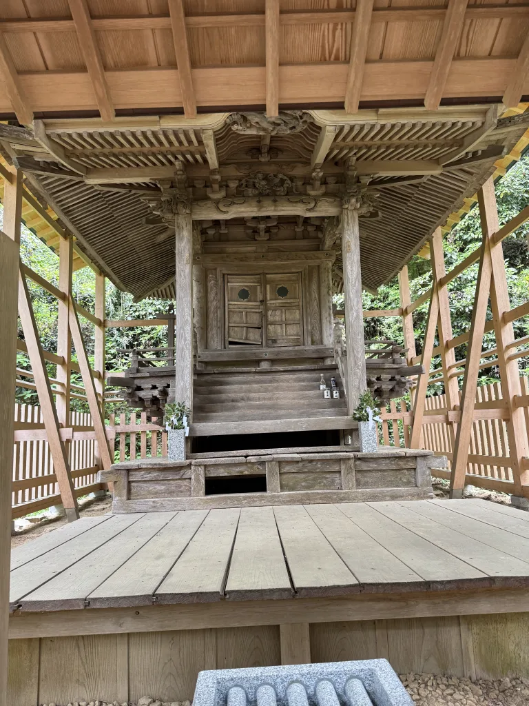 八王子神社社殿