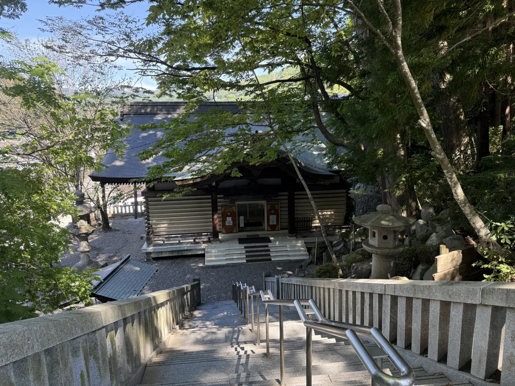下社秋宮の宝物殿