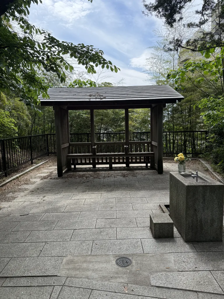 ベンチ