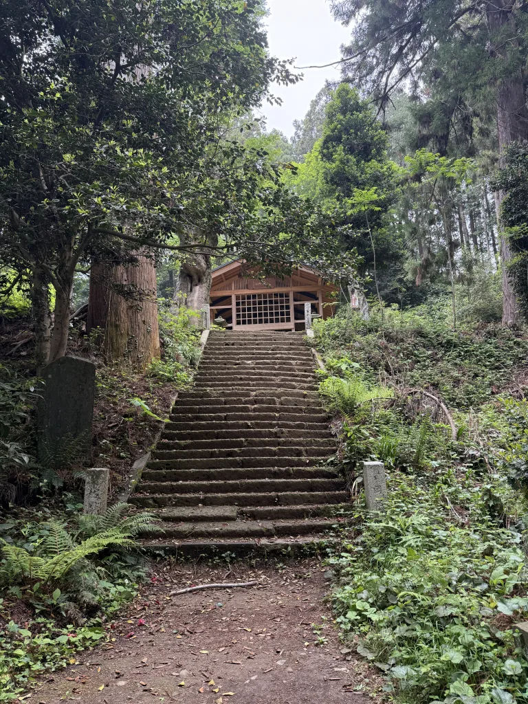 八王子神社正面