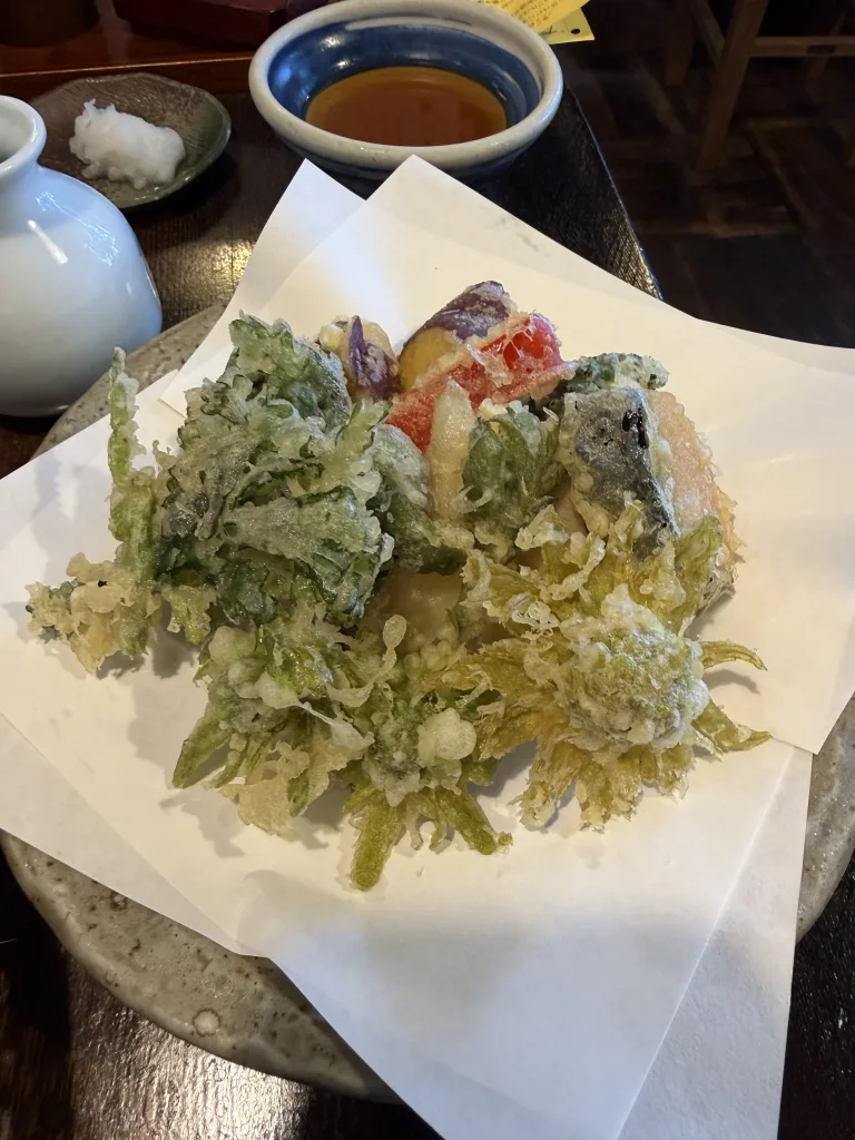 うずら家の山菜とお野菜の天ぷら
